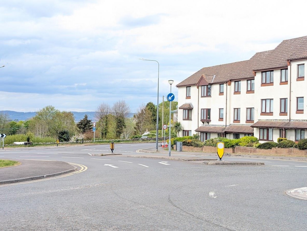 Midland Way, Thornbury, Bristol