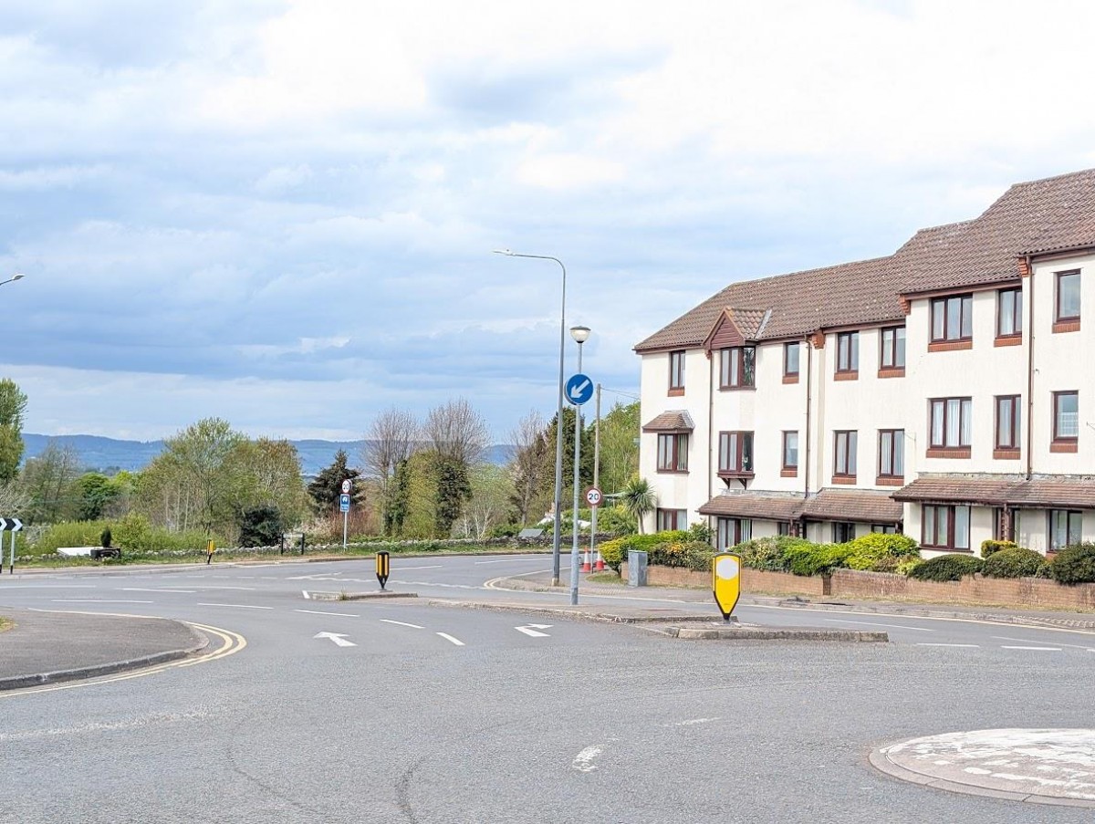 Midland Way, Thornbury, Bristol