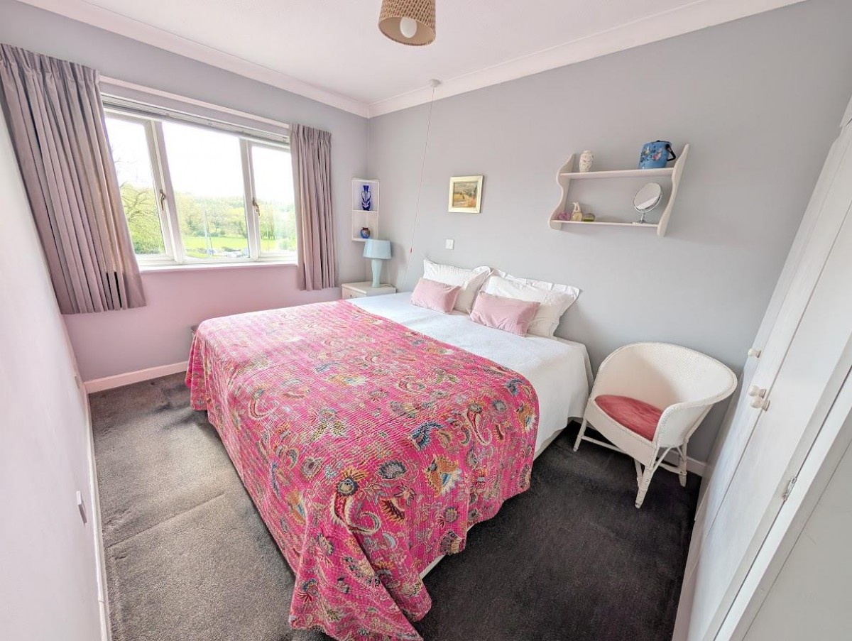 Midland Way, Thornbury, Bristol