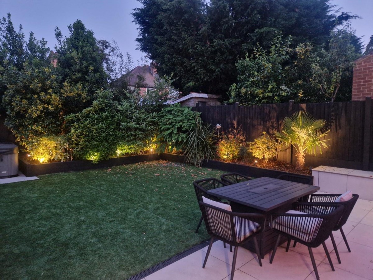 Trevanie Avenue, Quinton