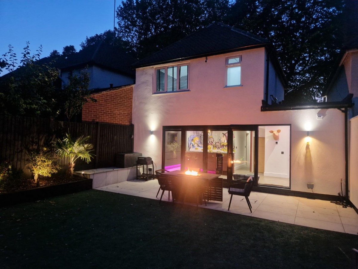 Trevanie Avenue, Quinton