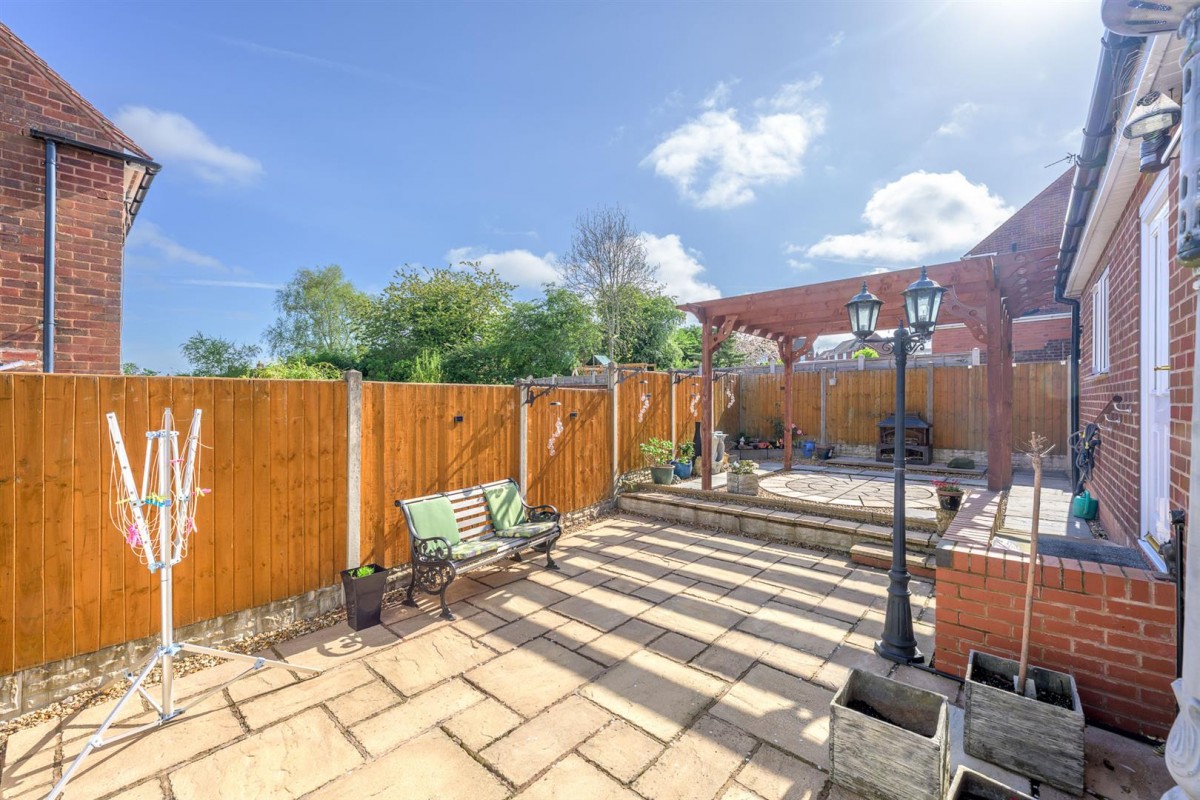Sycamore Road, Kingswinford, DY6 8EQ