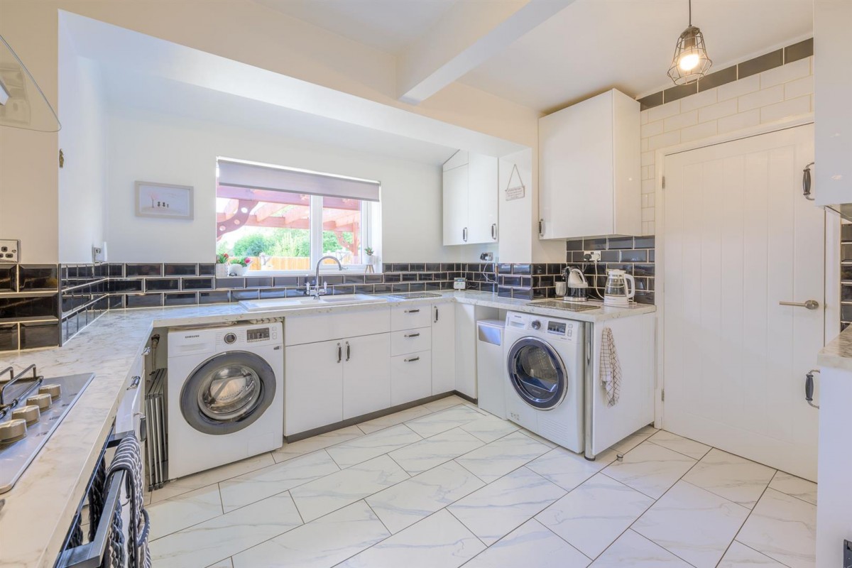 Sycamore Road, Kingswinford, DY6 8EQ