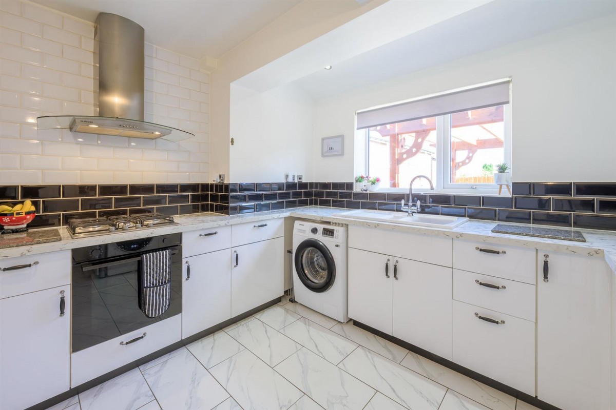 Sycamore Road, Kingswinford, DY6 8EQ