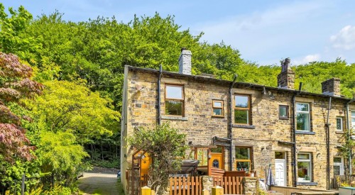 Bacup Road, Todmorden, OL14 7HQ
