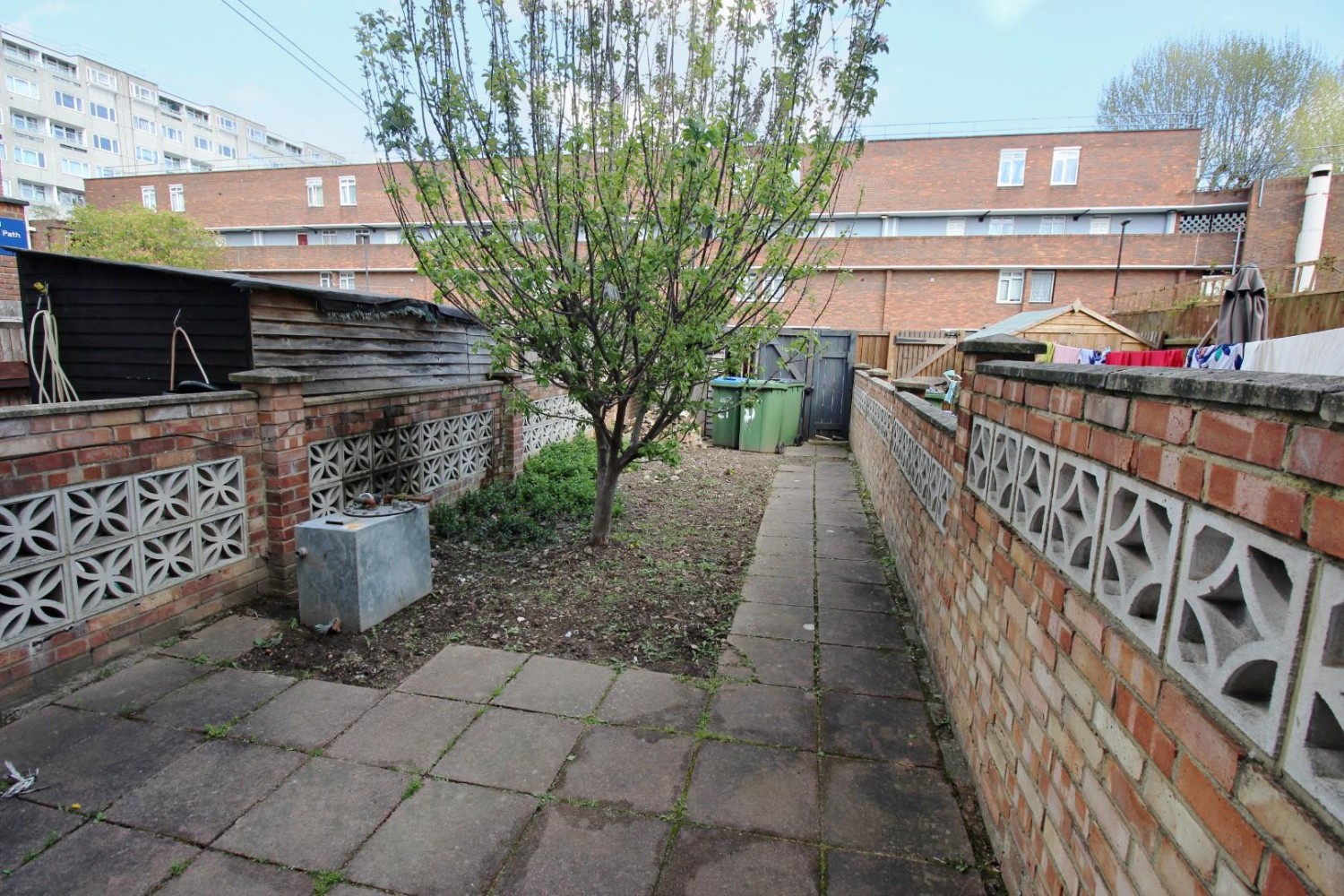 Leonard Robbins Path, London