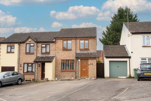 Larkrise, Cam, Dursley