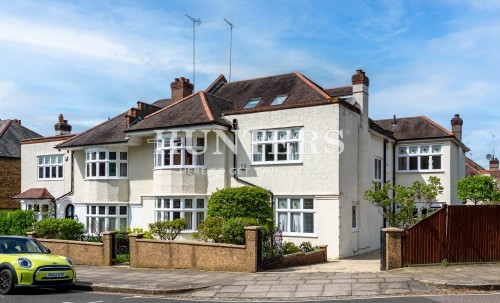 Minster Road, London
