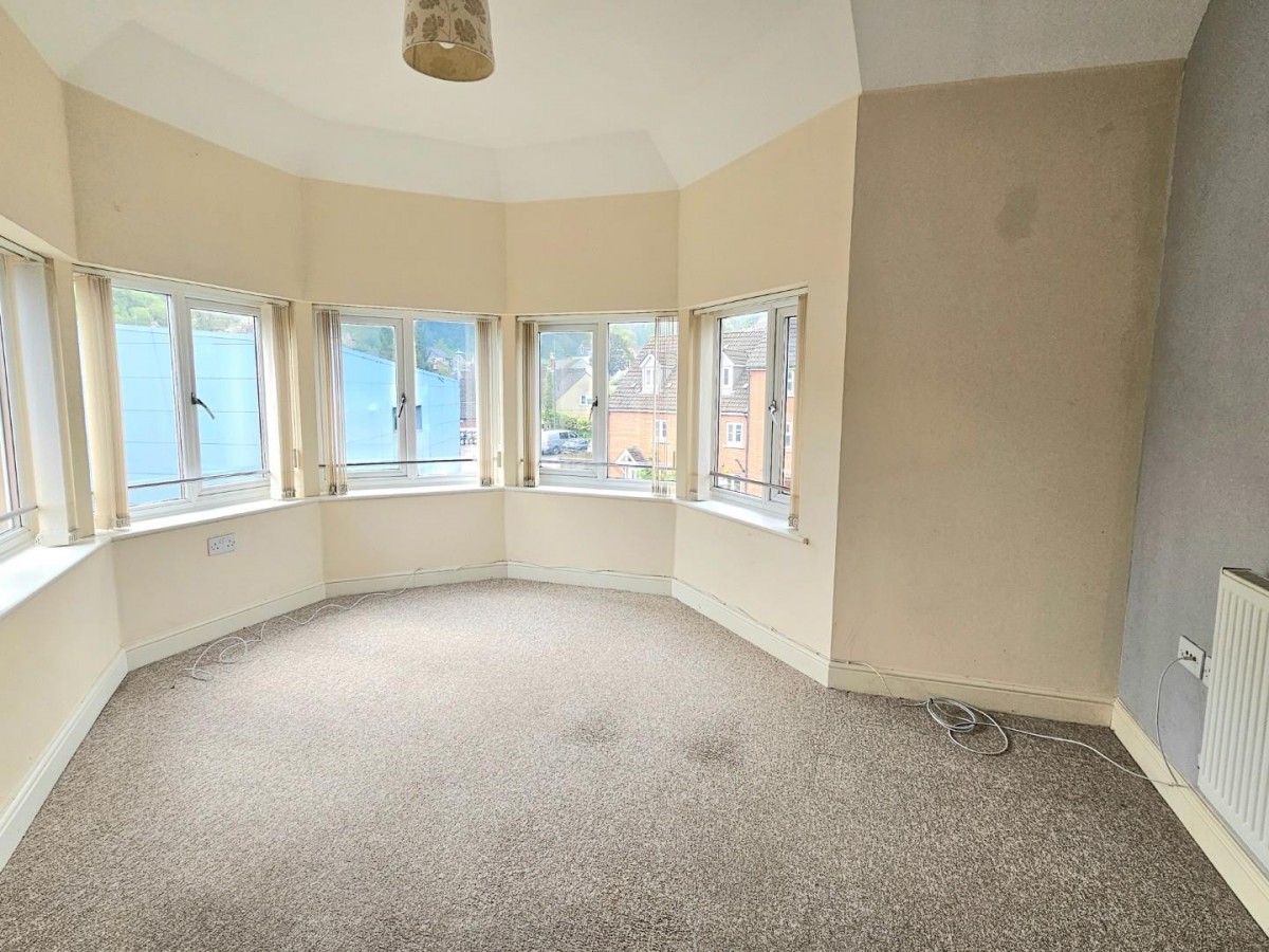 Legion Close, Dursley, Gloucestershire, GL11 4LT