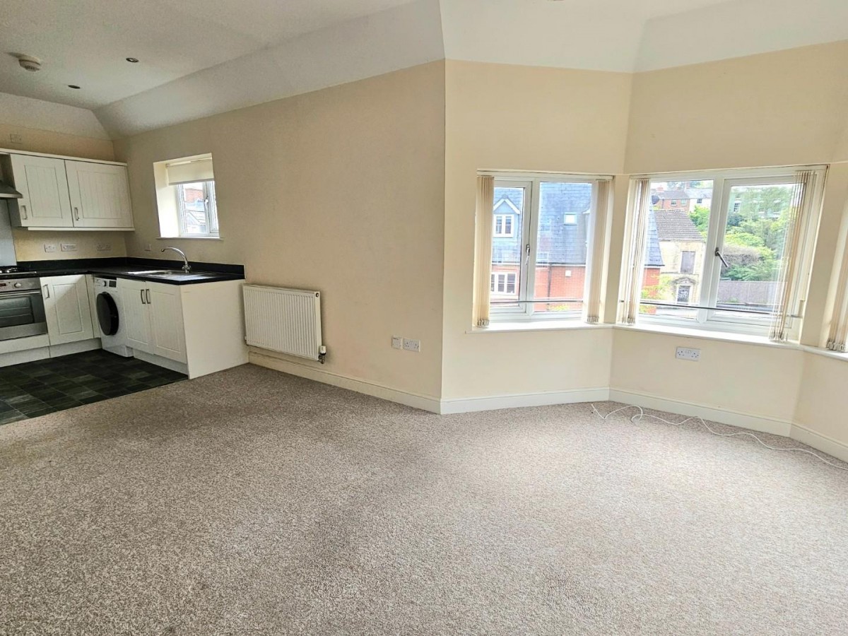 Legion Close, Dursley, Gloucestershire, GL11 4LT