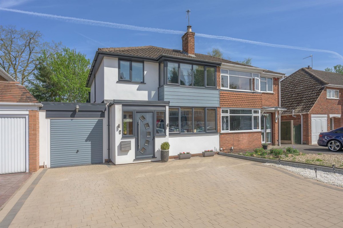 Richmond Grove, Wollaston, DY8 4SF