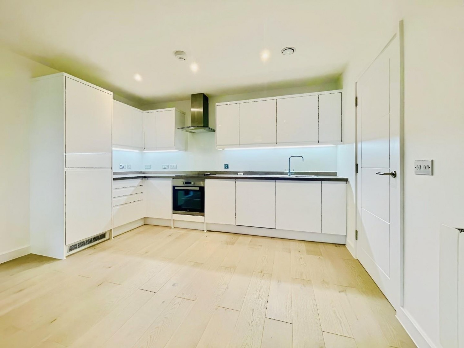 Kenmore Place, Riverside Park, Ashford