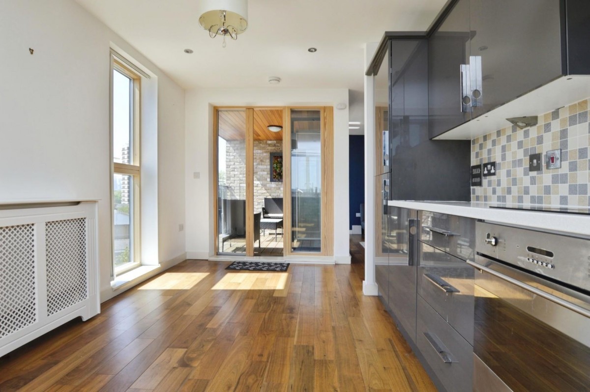 Queens Road West , Plaistow, London, E13 0PE