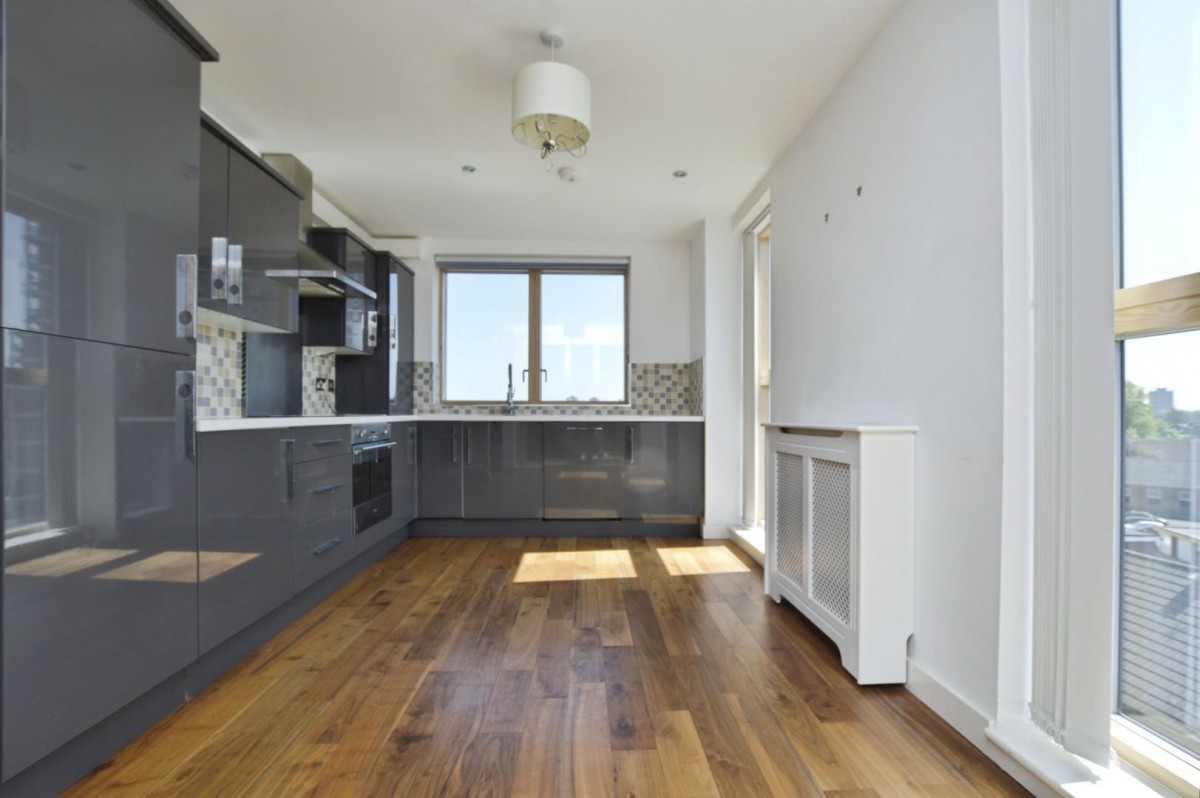 Queens Road West , Plaistow, London, E13 0PE