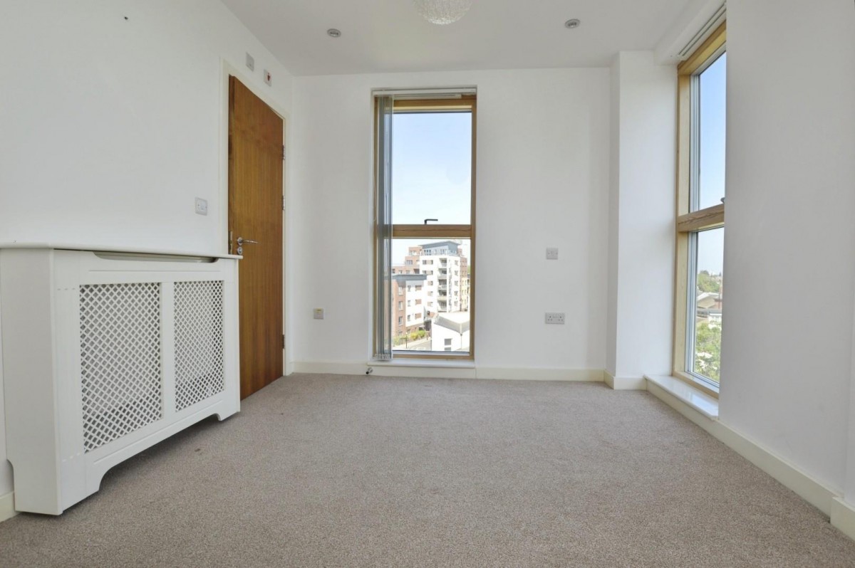 Queens Road West , Plaistow, London, E13 0PE