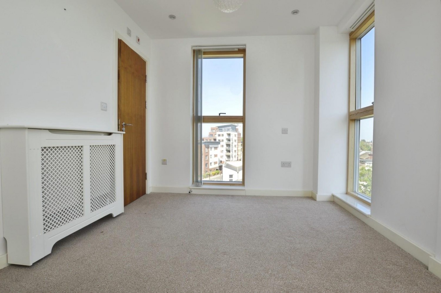 Queens Road West , Plaistow, London, E13 0PE