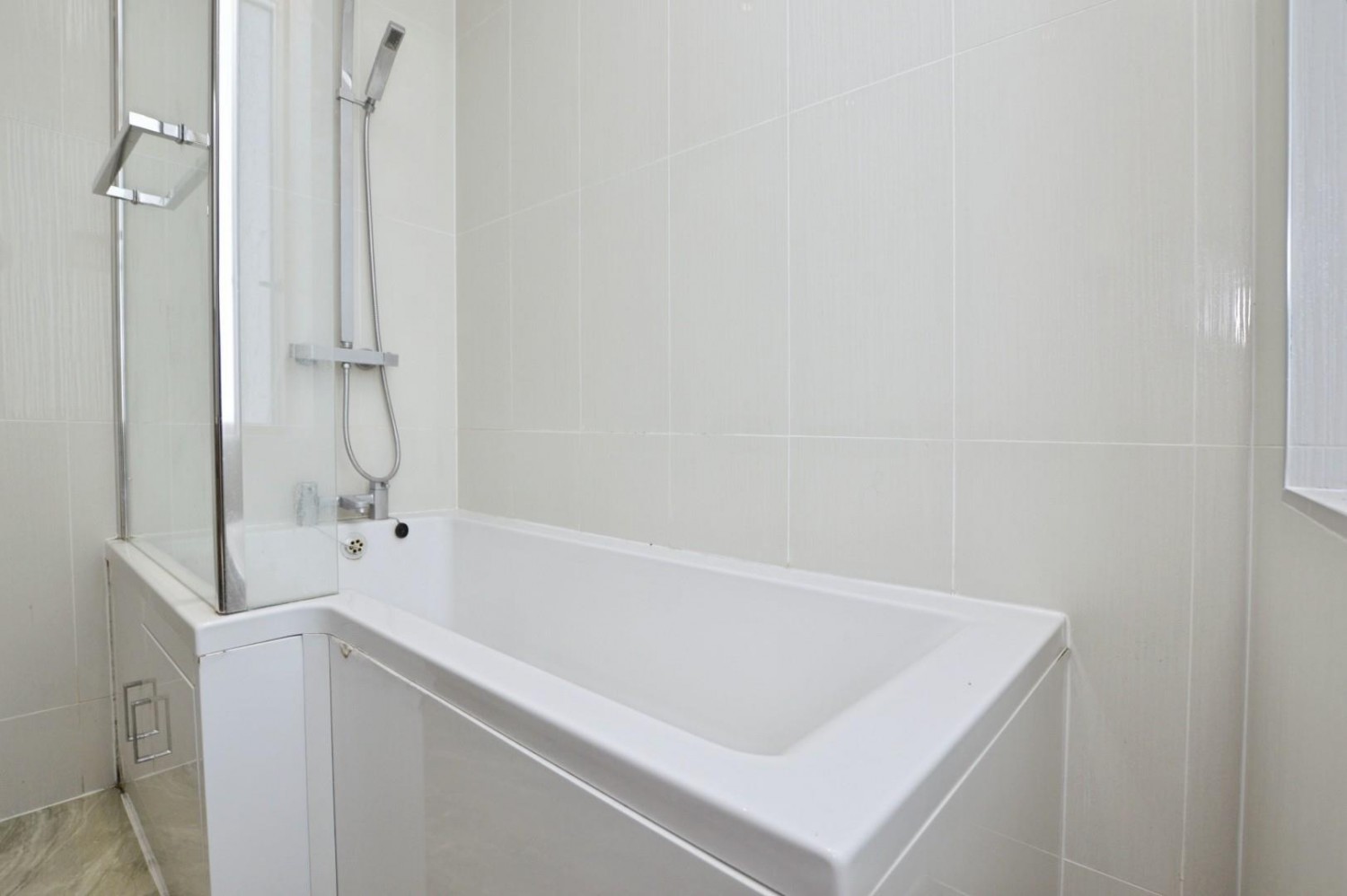 Queens Road West , Plaistow, London, E13 0PE