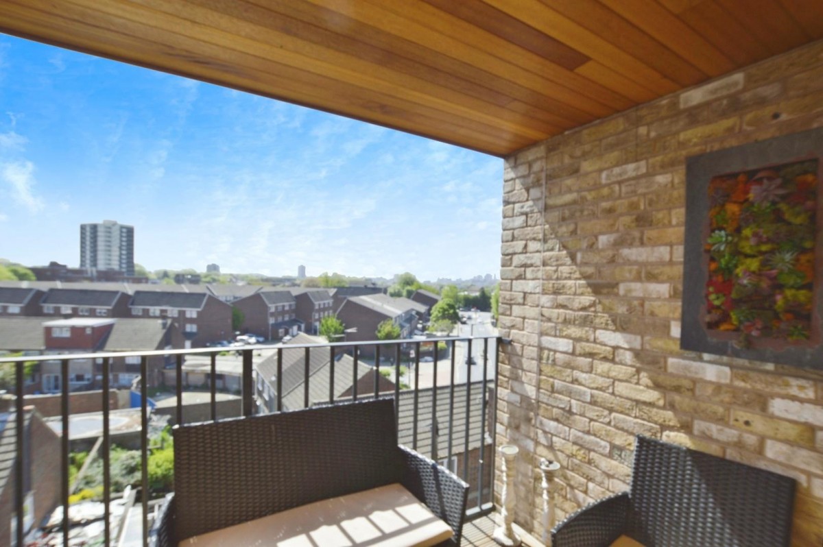 Queens Road West , Plaistow, London, E13 0PE