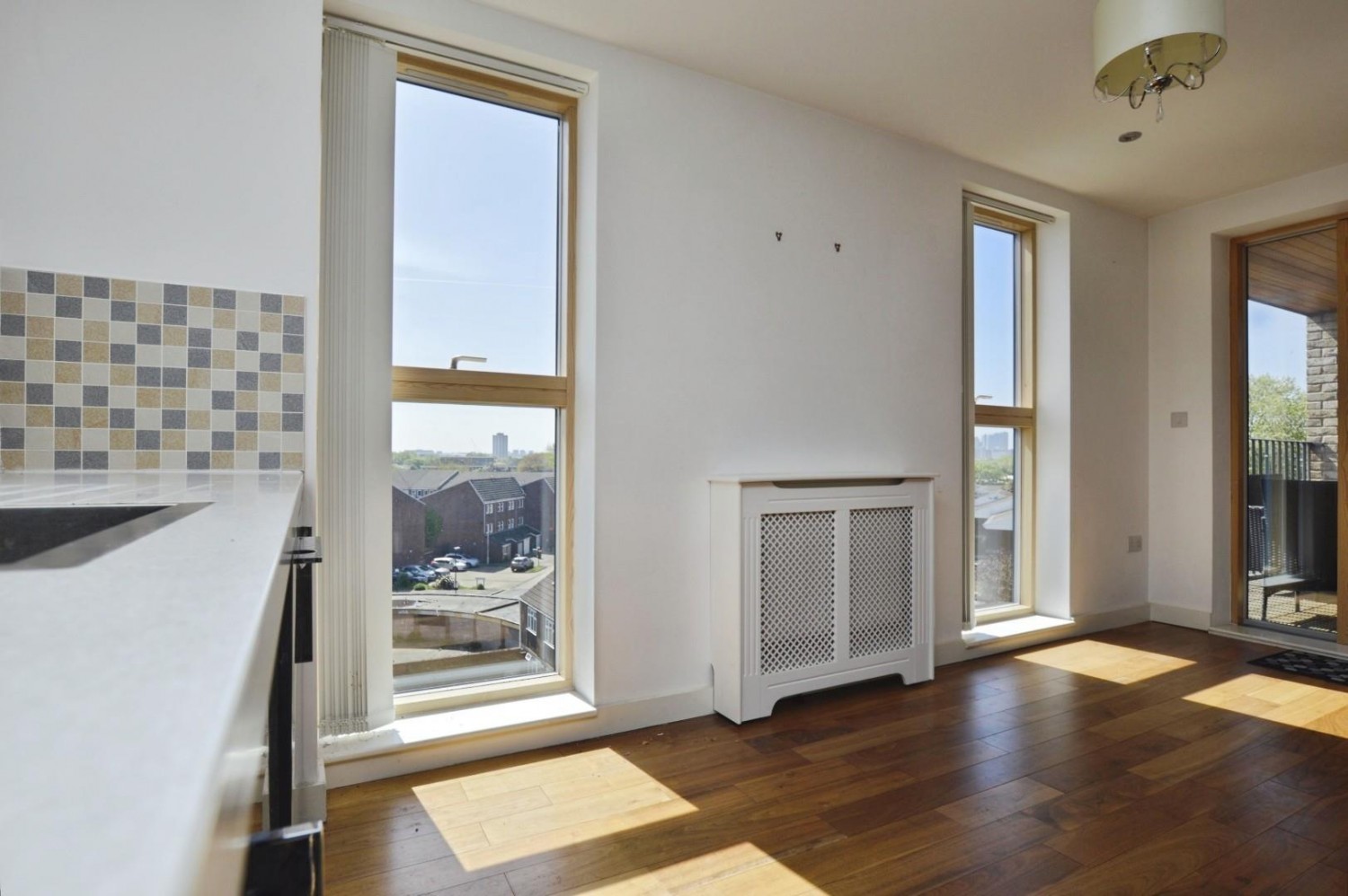 Queens Road West , Plaistow, London, E13 0PE
