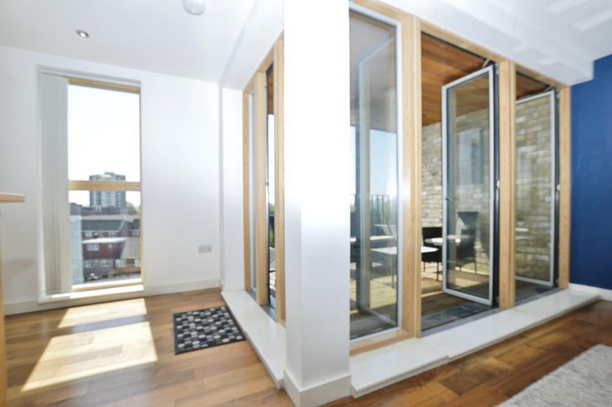 Queens Road West , Plaistow, London, E13 0PE