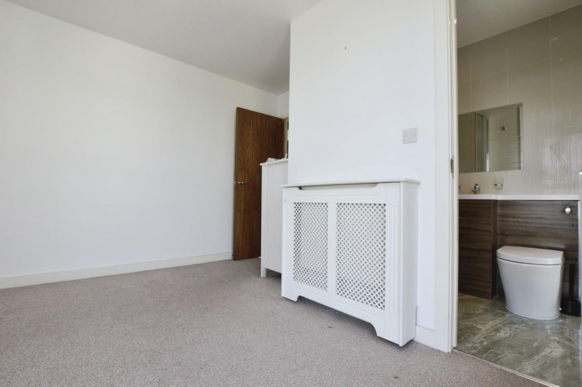 Queens Road West , Plaistow, London, E13 0PE