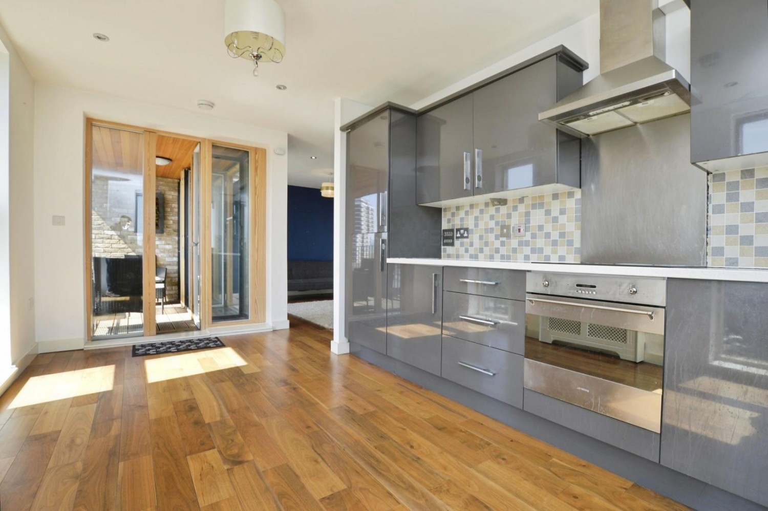 Queens Road West , Plaistow, London, E13 0PE