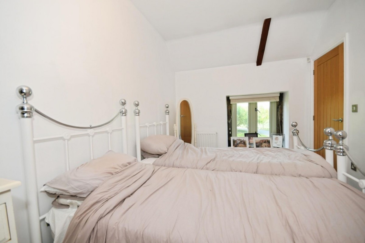 The Old Stables, Birdholme Farm, Derby Road, Wingerworth, Chesterfield, S42 6LX