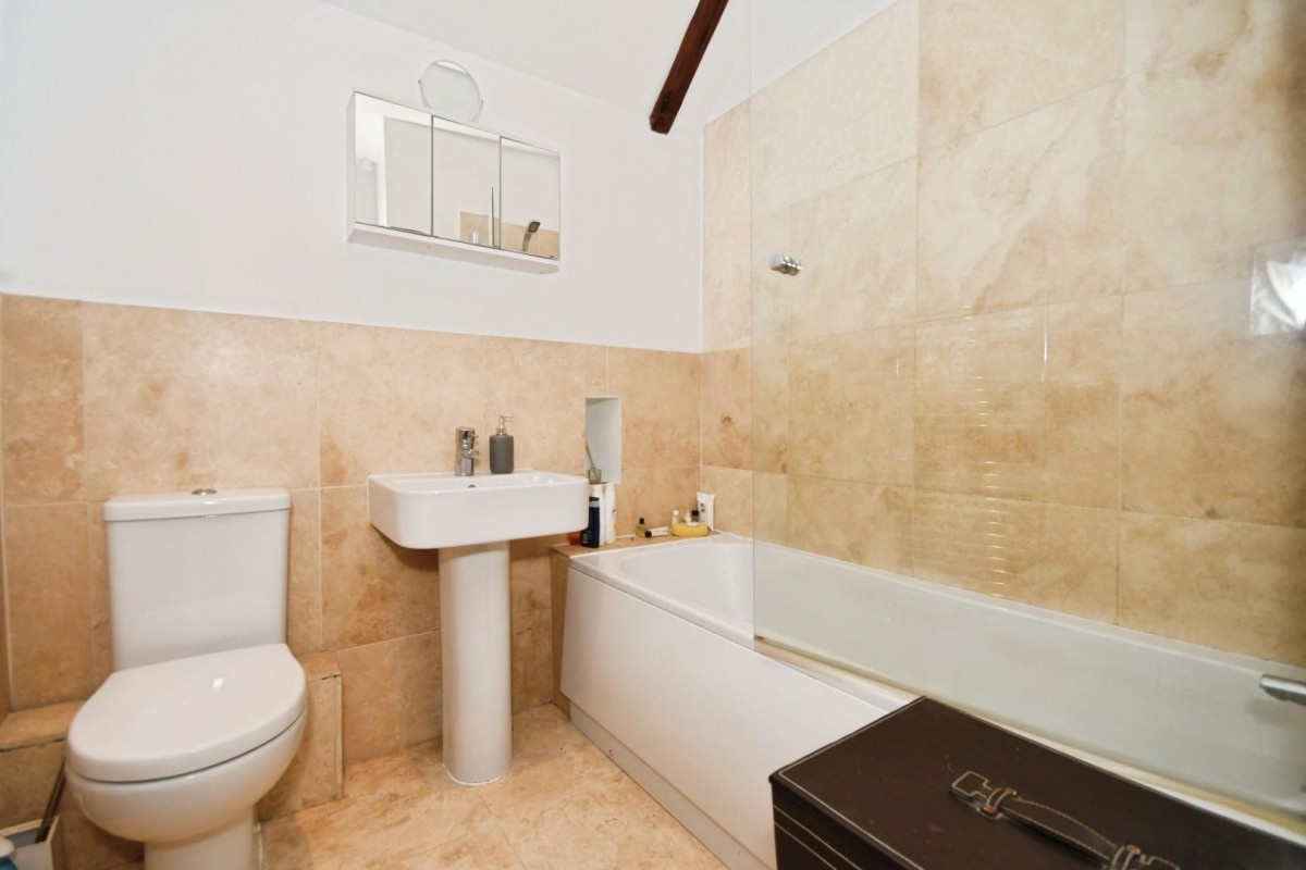 The Old Stables, Birdholme Farm, Derby Road, Wingerworth, Chesterfield, S42 6LX