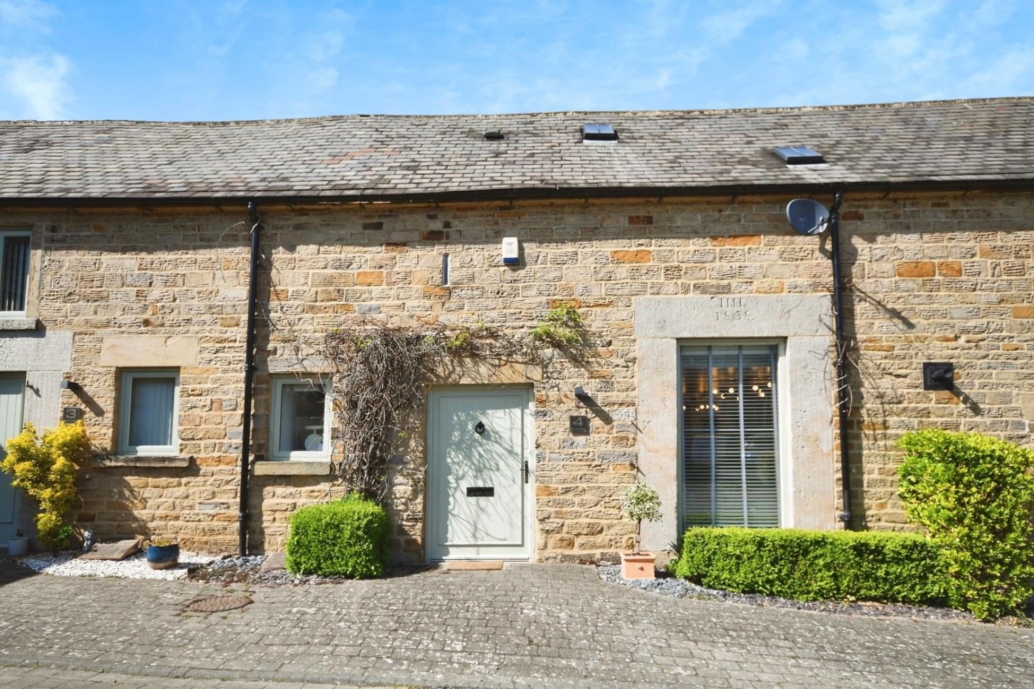 2 bedroom House for sale in The Old Stables, Birdholme Farm, Derby Road, Wingerworth, Chesterfield, S42 6LX