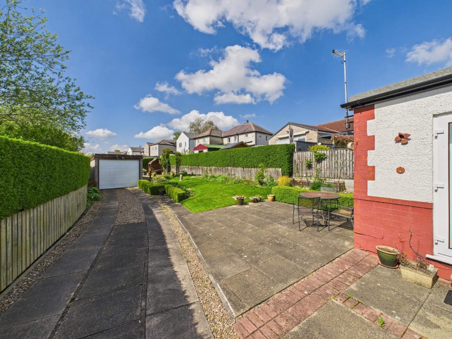 Warren Lane, Bingley