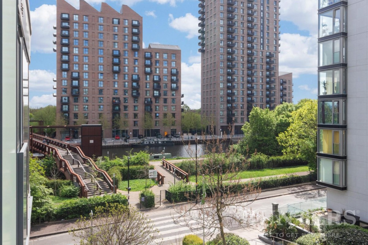 Waterside Way, London, N17