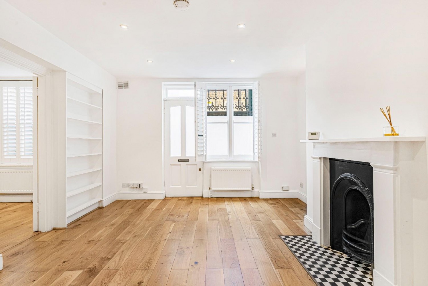 1 bedroom Flat for sale in Bloom Grove, London