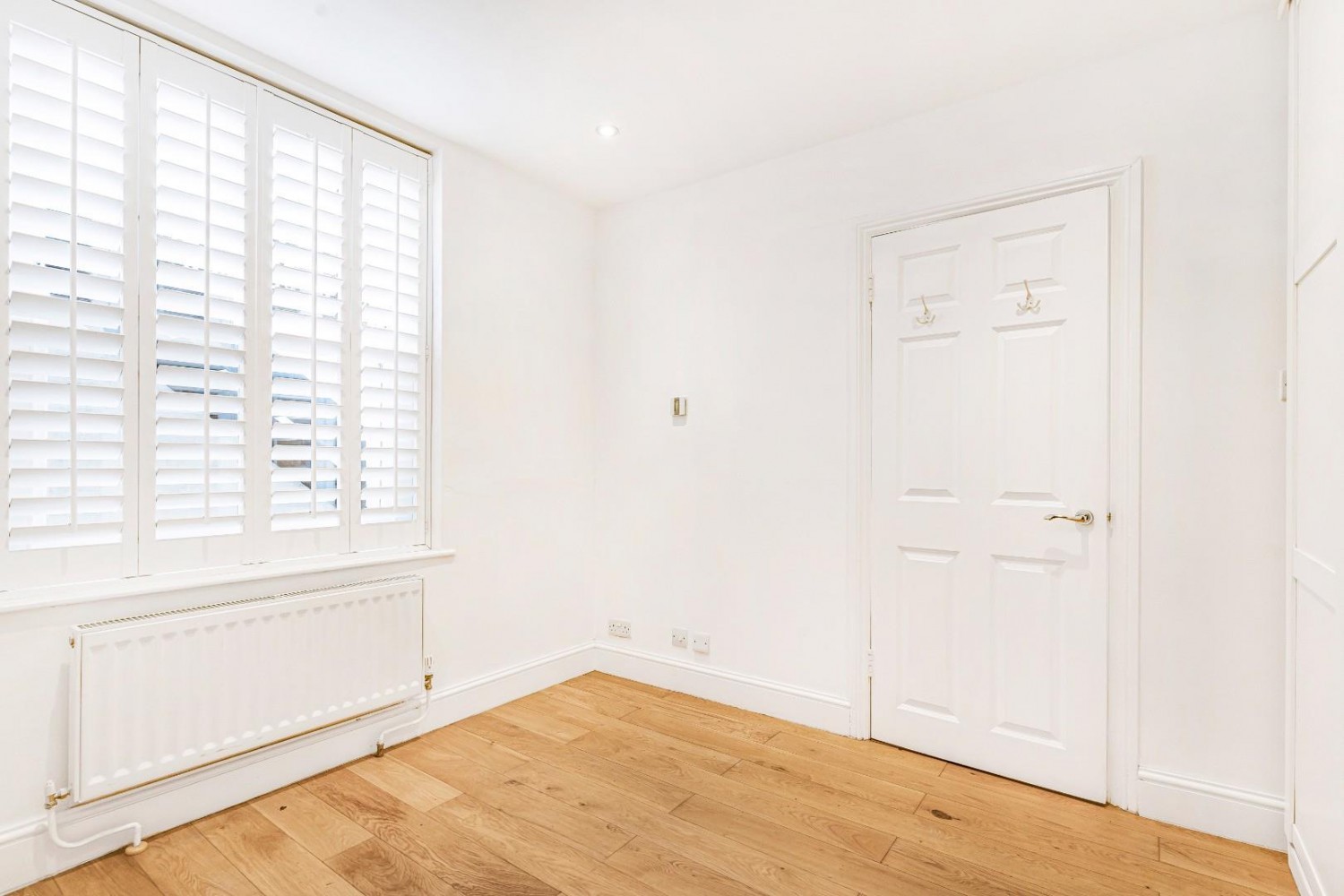 1 bedroom Flat for sale in Bloom Grove, London