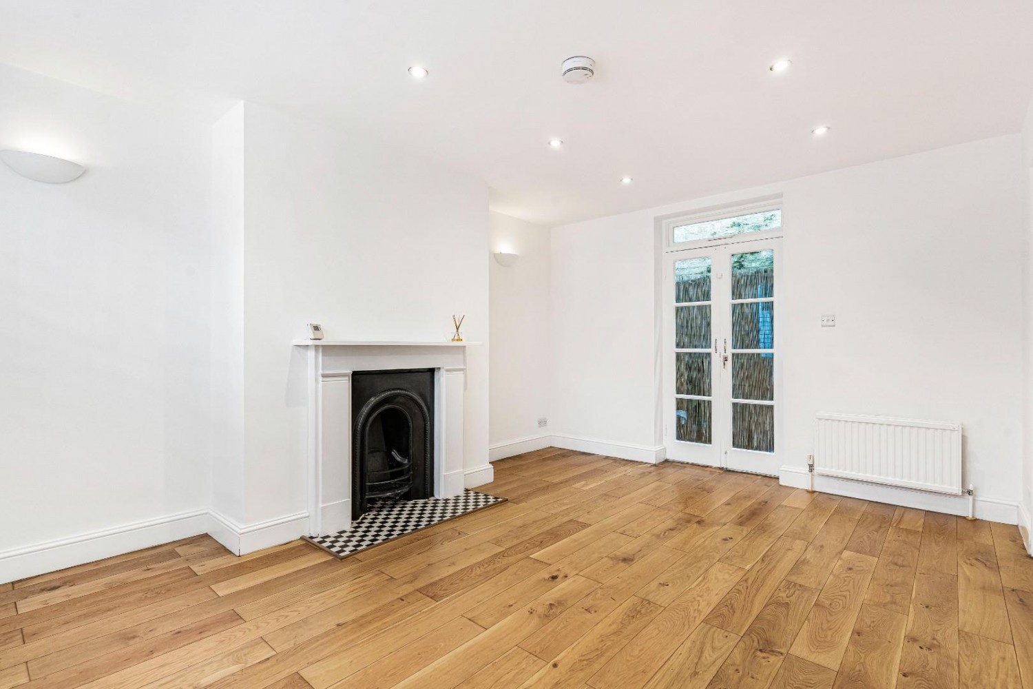 1 bedroom Flat for sale in Bloom Grove, London