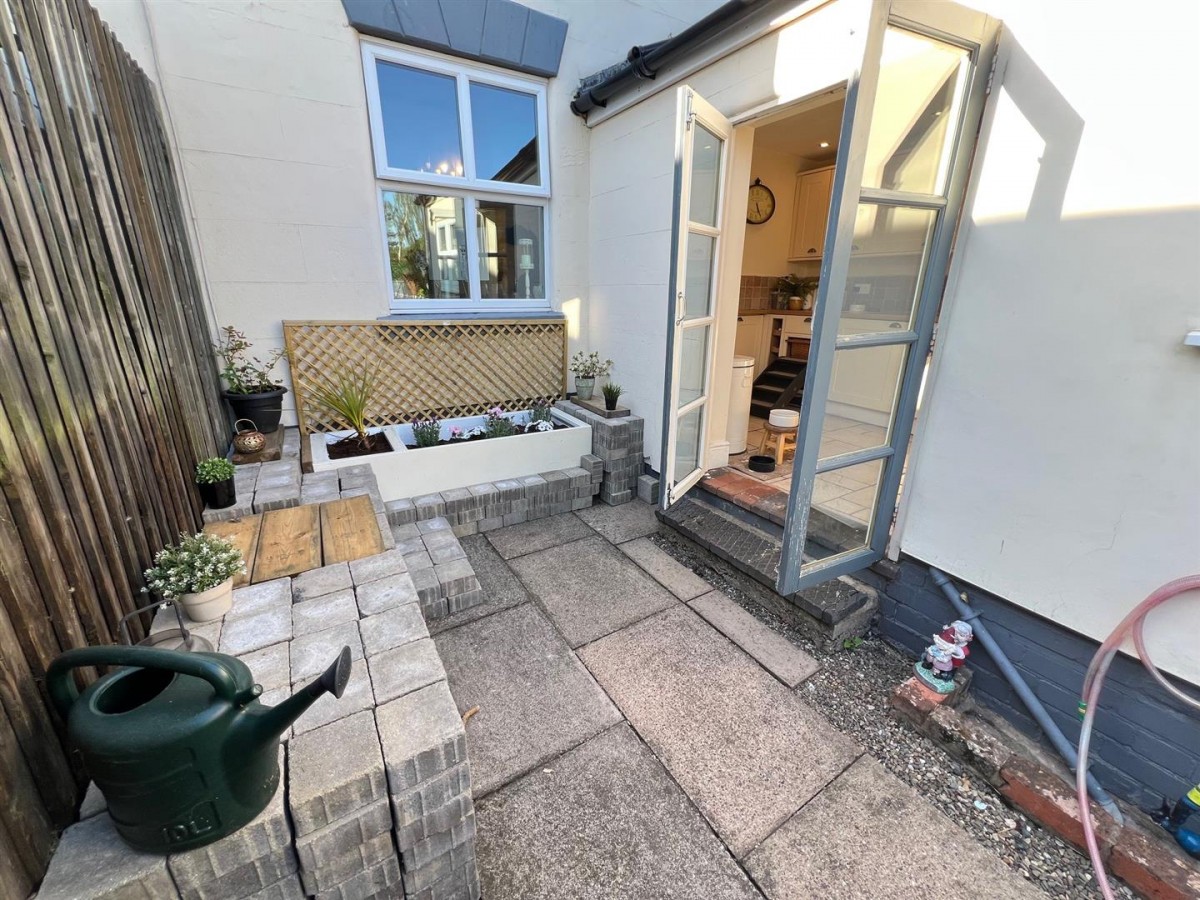 King Street, Wollaston, DY8 3QB