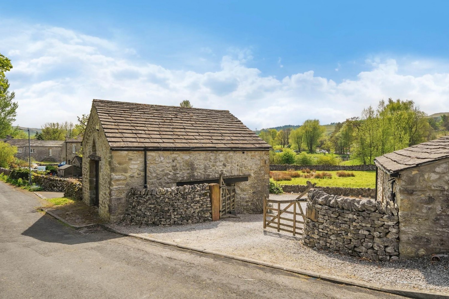 Old Hall Laithe & Barn on The Green, Kilnsey, Skipton