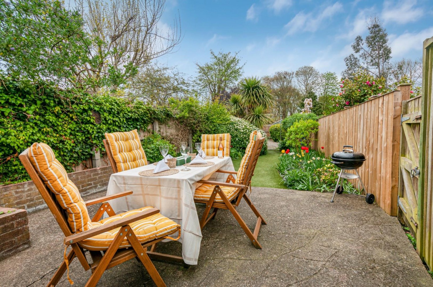 2 bedroom House for sale in Mrs Crackers Cottage, 31 The Green, Lund, Driffield