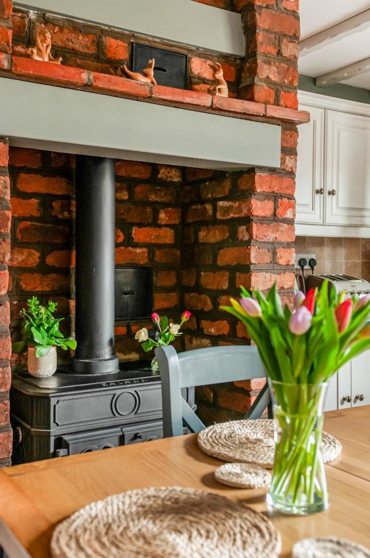 Mrs Crackers Cottage, 31 The Green, Lund, Driffield