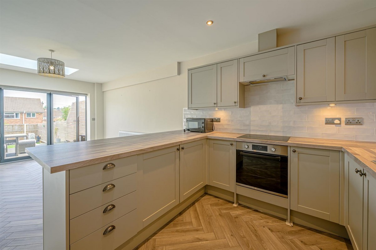 Cot Lane, Kingswinford, DY6 9TY