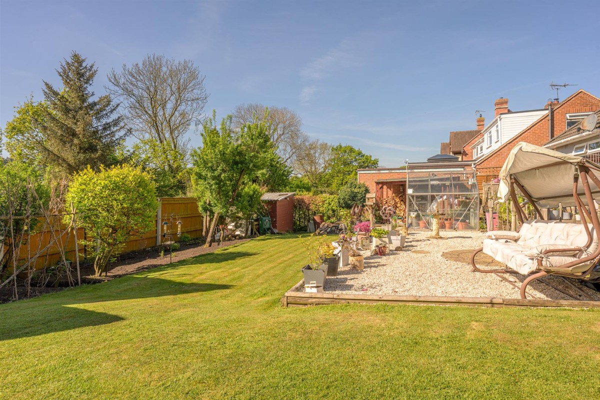 School Road, Himley, DY3 4LG
