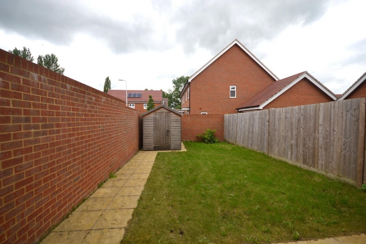 Fir Tree Road, Woodley