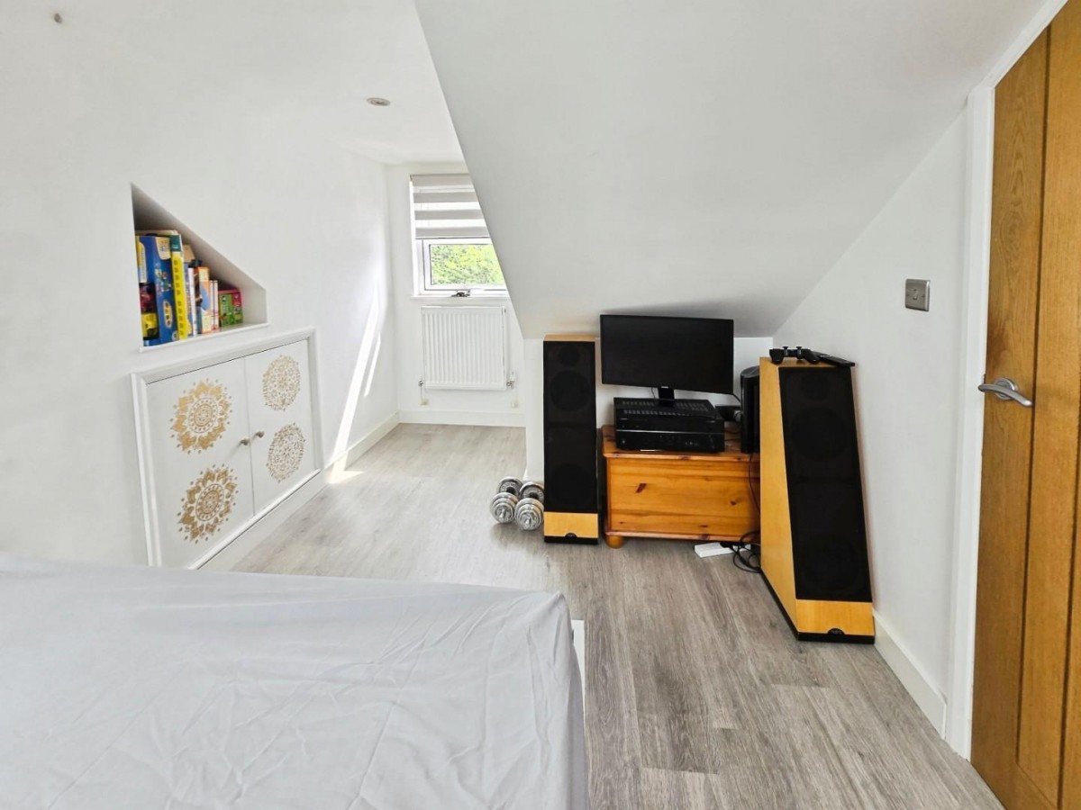 Beddington Lane, Beddington