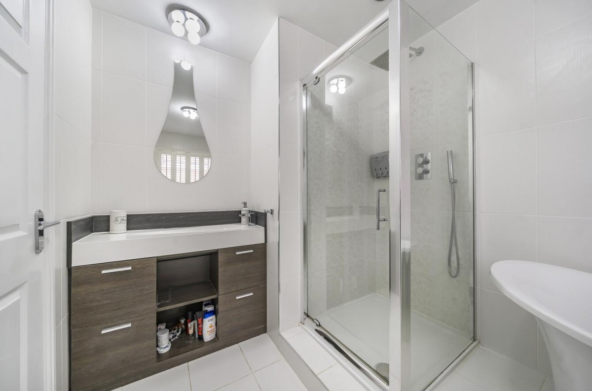 Tinshill Road, Cookridge, LS16