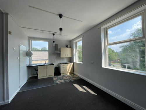 st Floor Flat, 52 Westgate , Cleckheaton