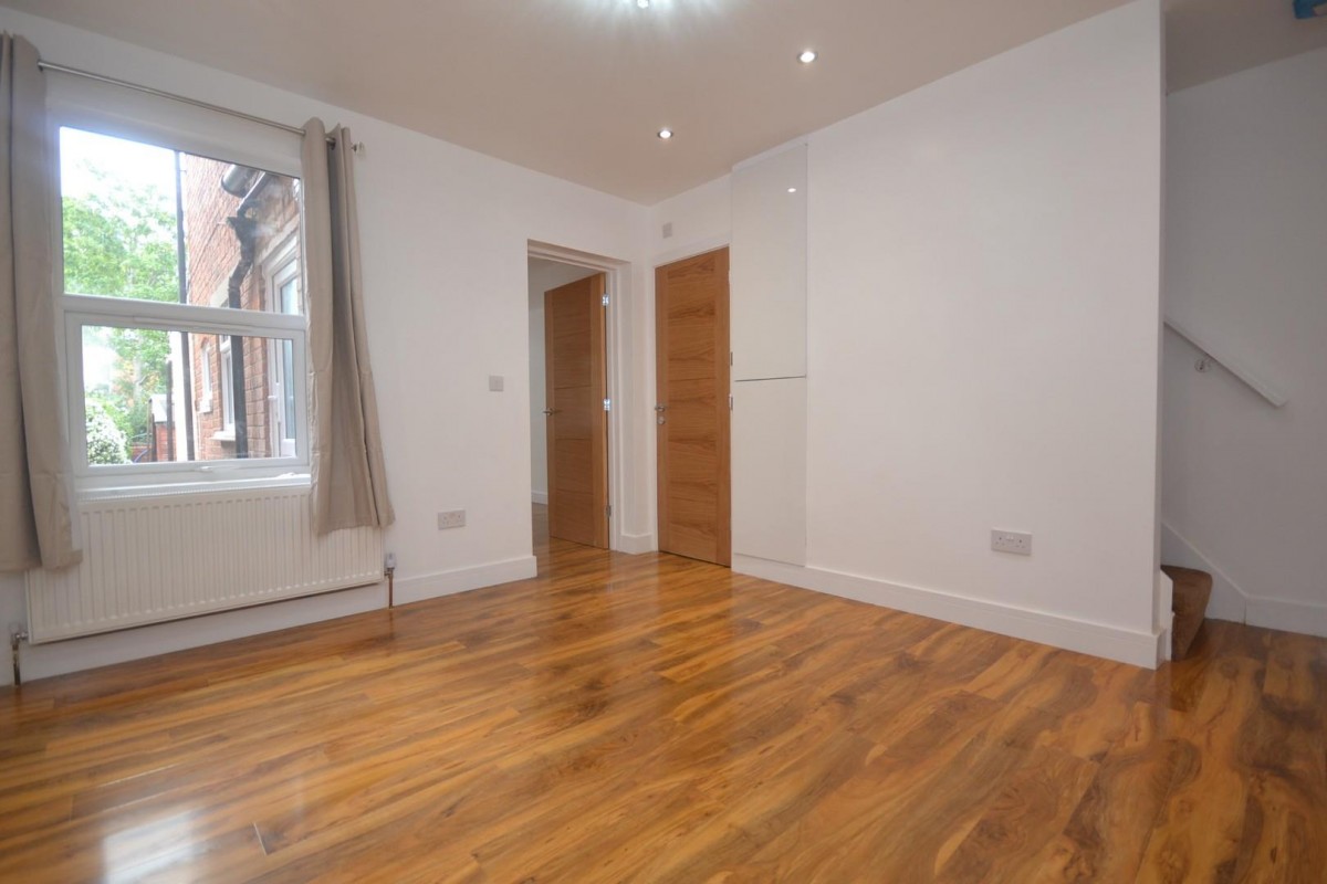 Grange Avenue, Reading