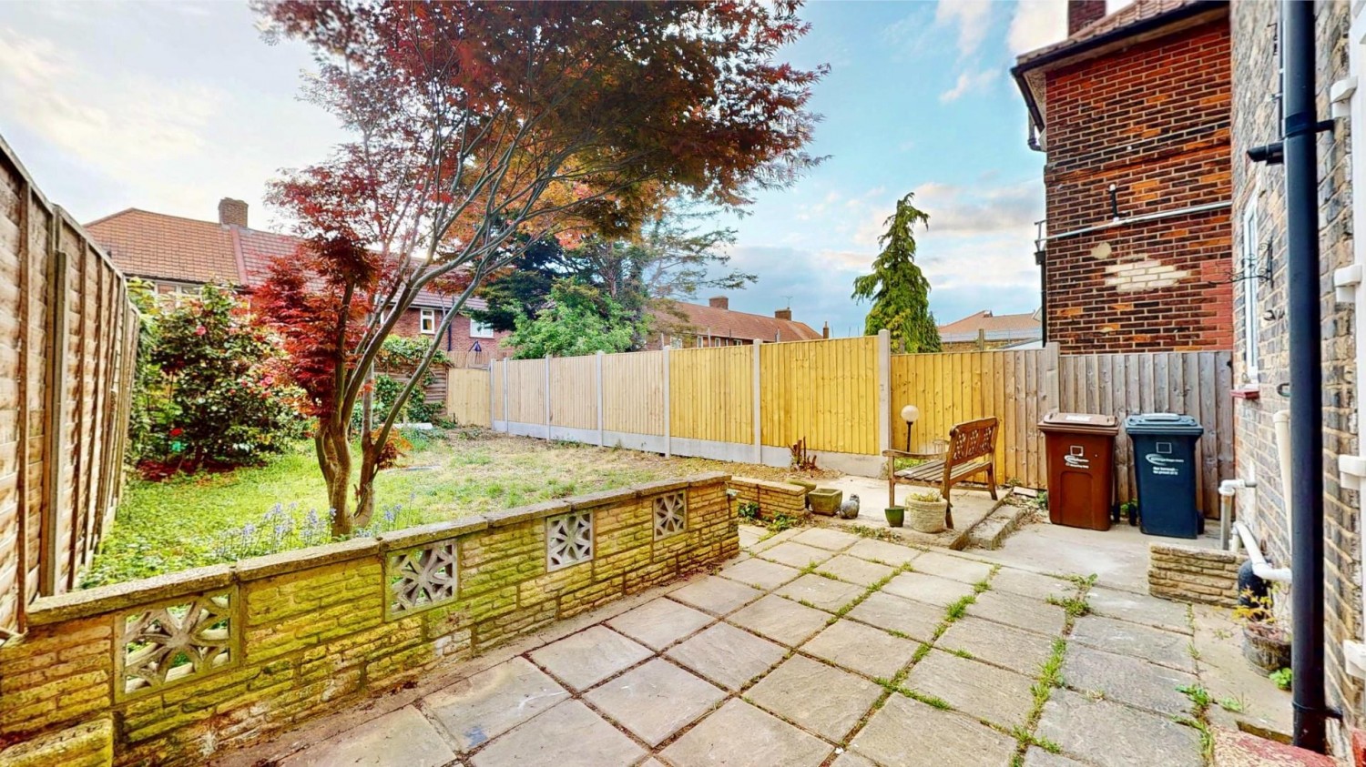 Valence Avenue, Dagenham, RM8