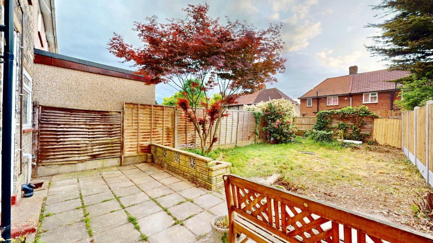 Valence Avenue, Dagenham, RM8