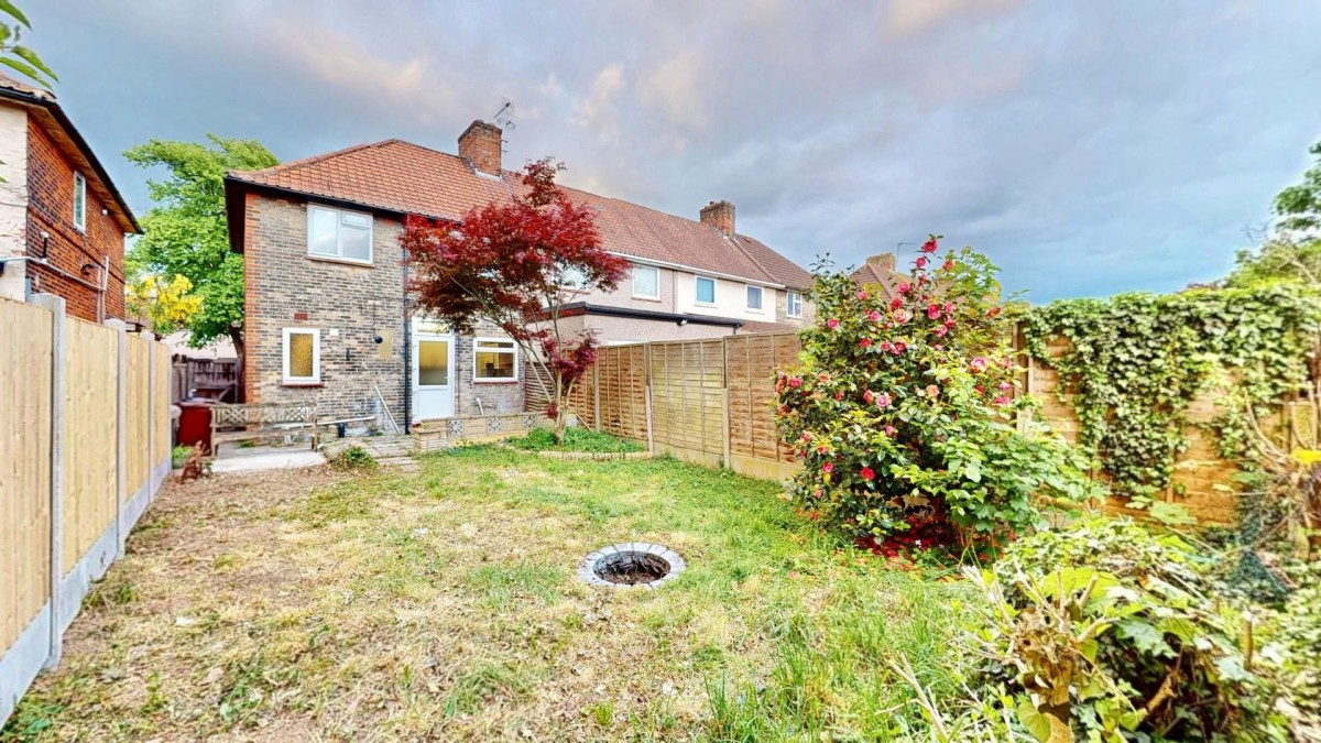 Valence Avenue, Dagenham, RM8