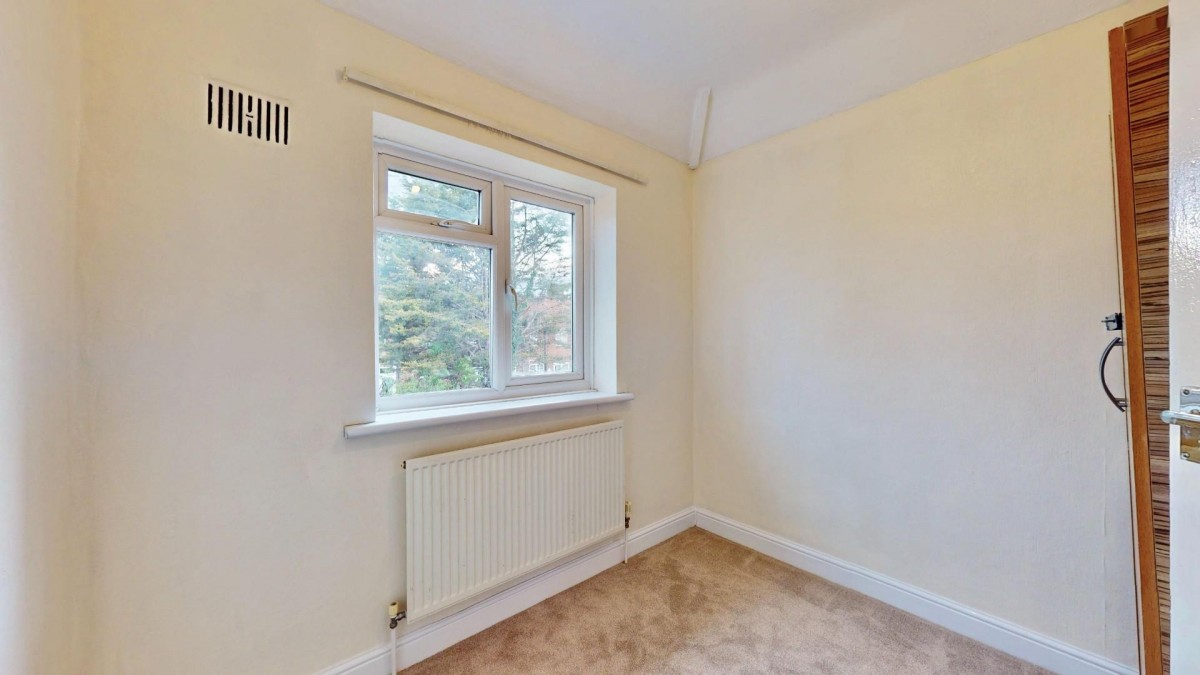 Valence Avenue, Dagenham, RM8