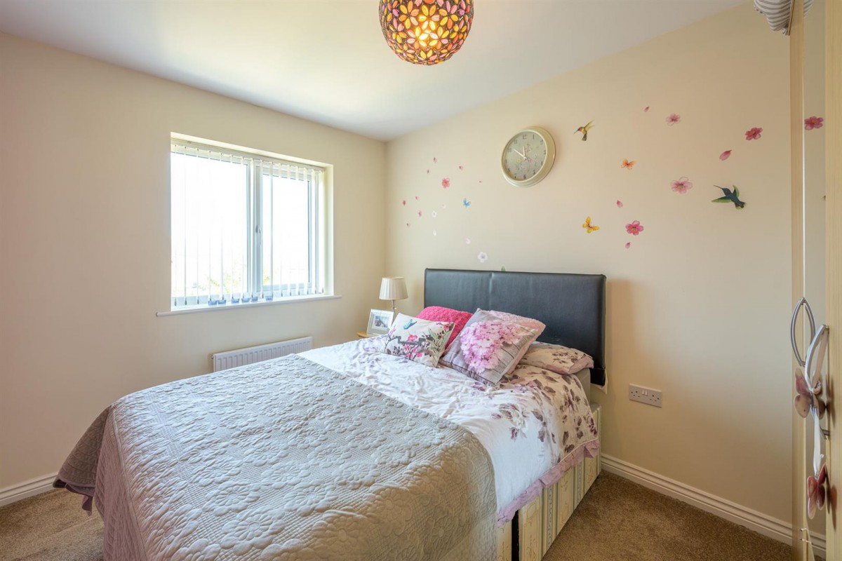 Rushlight Gardens, Kingswinford, DY6 7LT